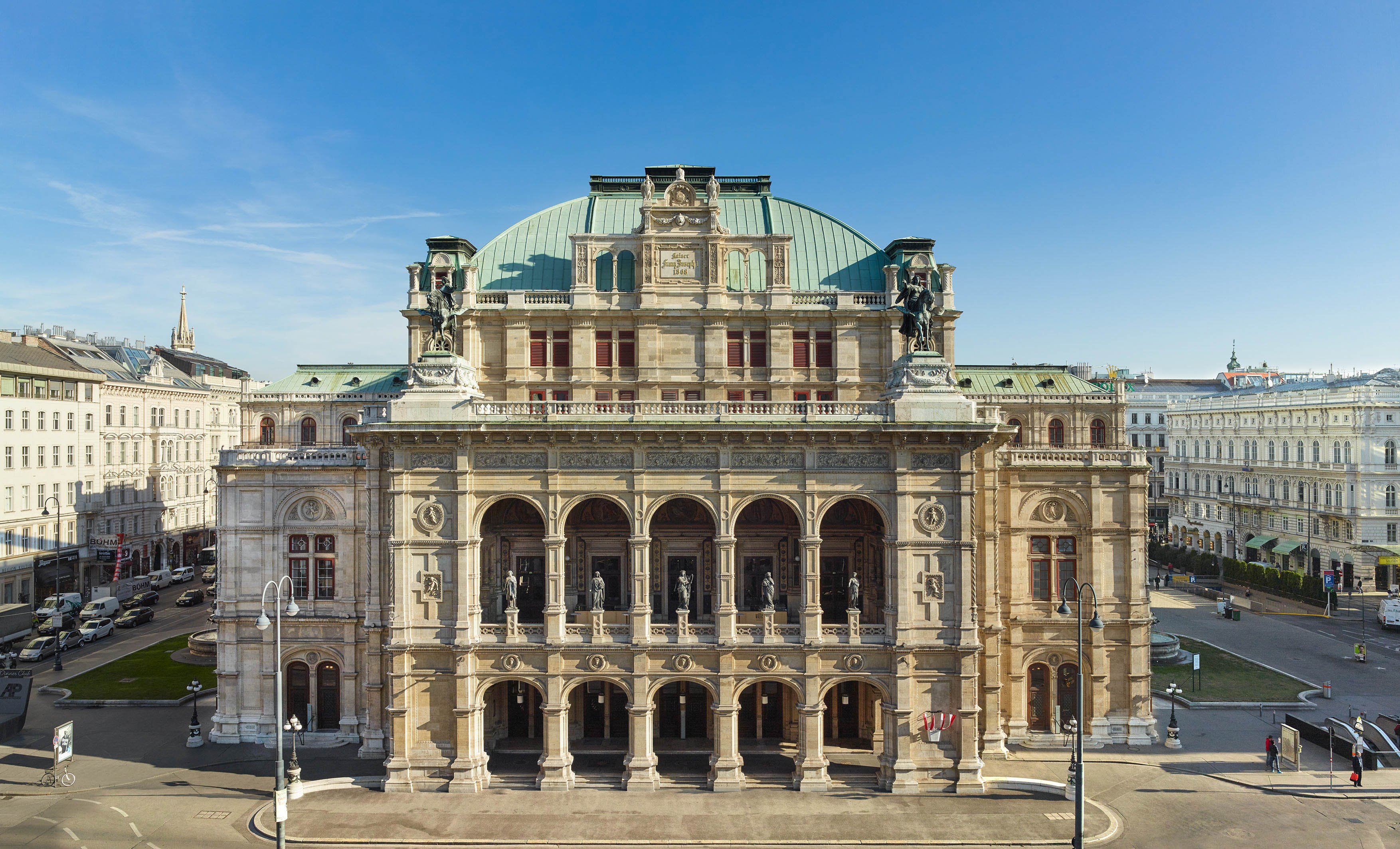 WSO-Front-Tag_c_Wiener-Staatsoper-Michael-Poehn.jpg
