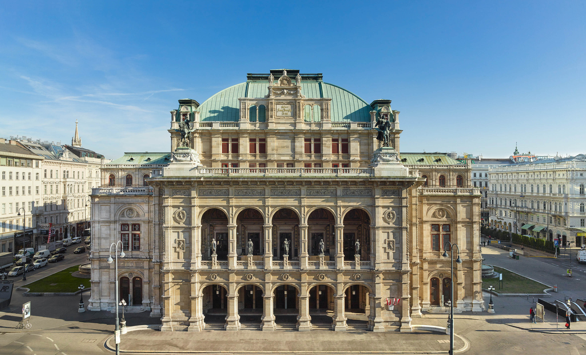 WSO-Front-Tag_c_Wiener-Staatsoper-Michael-Poehn.jpg
